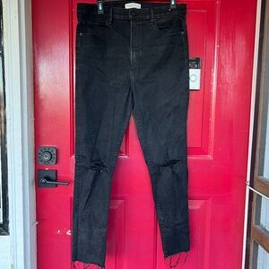 Abercrombie & Fitch Women's Black Distressed Jeans Knee Holes Ultra High Rise